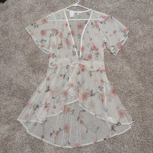NWT Sheer Lacy Mesh Floral Kimono style short sleeve cardigan with button waist